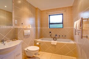 Limoni Luxury Suites