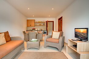 Limoni Luxury Suites