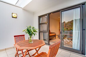 Limoni Luxury Suites