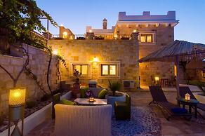 Nikolas Villas Kamilari