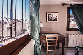 A Few Steps to The Duomo Elegant 2BD Apt