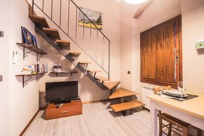 A Few Steps to The Duomo Elegant 2BD Apt