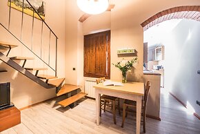 A Few Steps to The Duomo Elegant 2BD Apt