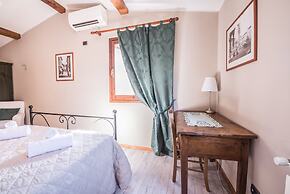 A Few Steps to The Duomo Elegant 2BD Apt