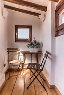 A Few Steps to The Duomo Elegant 2BD Apt