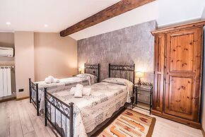 A Few Steps to The Duomo Elegant 2BD Apt