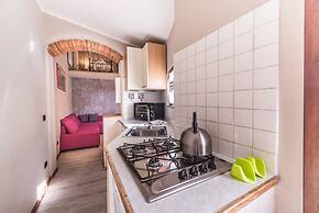 A Few Steps to The Duomo Elegant 2BD Apt