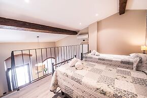 A Few Steps to The Duomo Elegant 2BD Apt