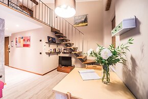 A Few Steps to The Duomo Elegant 2BD Apt