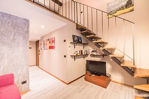 A Few Steps to The Duomo Elegant 2BD Apt