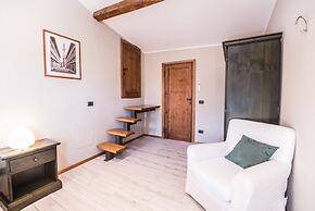 A Few Steps to The Duomo Elegant 2BD Apt