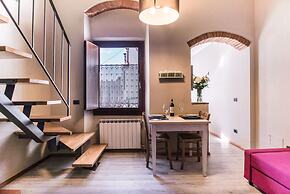 A Few Steps to The Duomo Elegant 2BD Apt