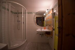 A Few Steps to The Duomo Elegant 2BD Apt