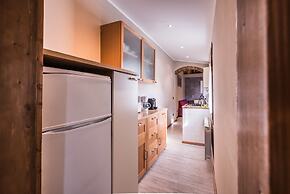 A Few Steps to The Duomo Elegant 2BD Apt