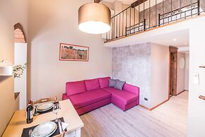 A Few Steps to The Duomo Elegant 2BD Apt