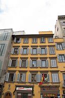 Spacious 4BD Apt Near the Duomo