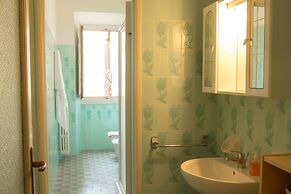 Spacious 4BD Apt Near the Duomo