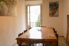 Spacious 4BD Apt Near the Duomo