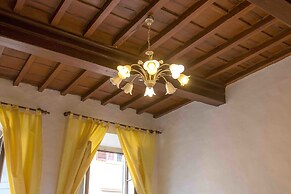 Spacious 4BD Apt Near the Duomo