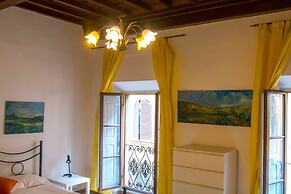 Spacious 4BD Apt Near the Duomo