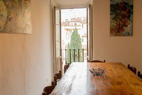 Spacious 4BD Apt Near the Duomo
