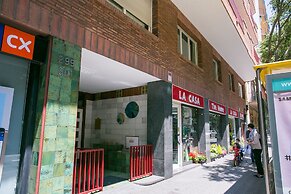 Spacious & Quiet 4 Bedroom Apartment