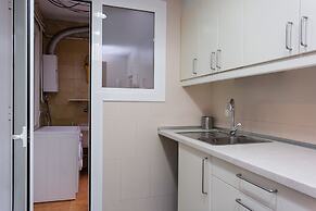 Spacious & Quiet 4 Bedroom Apartment