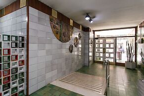 Spacious & Quiet 4 Bedroom Apartment