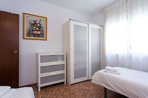 Spacious & Quiet 4 Bedroom Apartment