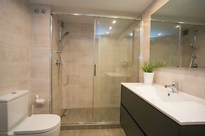 Apartment With Large And Private Terrace