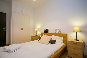 Apartment With Large And Private Terrace