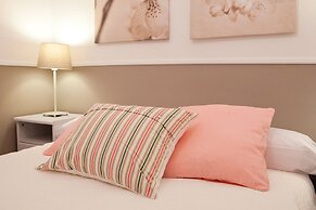 Cute & Spacious Eixample Apartment