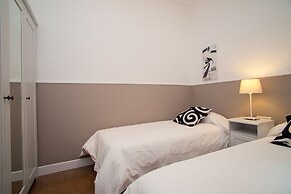 Cute & Spacious Eixample Apartment