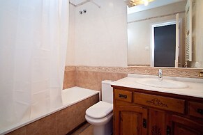 Cute & Spacious Eixample Apartment