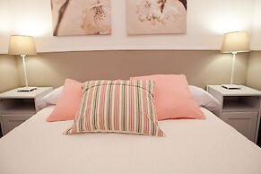 Cute & Spacious Eixample Apartment