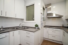 Cute & Spacious Eixample Apartment