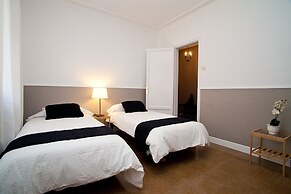 Cute & Spacious Eixample Apartment