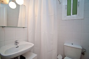 Cute & Spacious Eixample Apartment