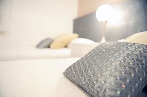 Amazing City Center Apartment