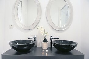 Amazing City Center Apartment