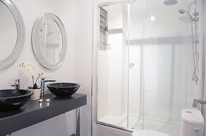 Amazing City Center Apartment