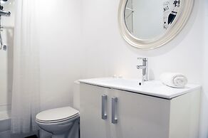 Amazing City Center Apartment