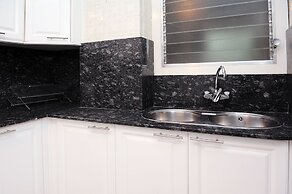 Amazing City Center Apartment