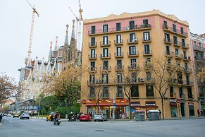 Sagrada Familia Apartment With Private Terrace