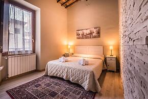 A Few Steps to The Duomo Enchanting 2BD Apt