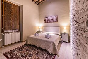 A Few Steps to The Duomo Enchanting 2BD Apt