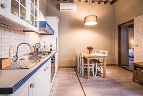 A Few Steps to The Duomo Enchanting 2BD Apt