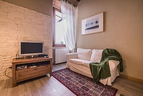 A Few Steps to The Duomo Enchanting 2BD Apt