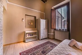 A Few Steps to The Duomo Enchanting 2BD Apt