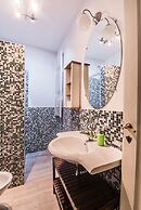 A Few Steps to The Duomo Enchanting 2BD Apt